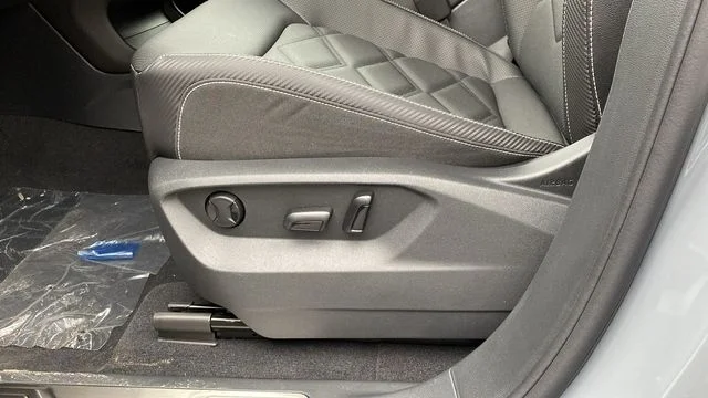 2026 Volkswagen Atlas Cross Sport SE w/Tech - Photo 18