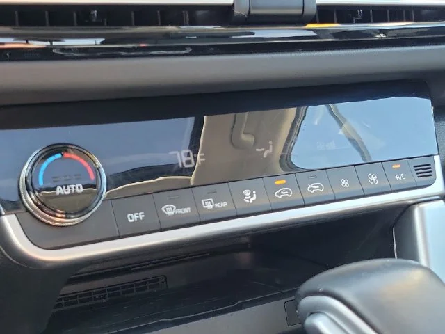 Used 2021 Gray Kia SX image 29