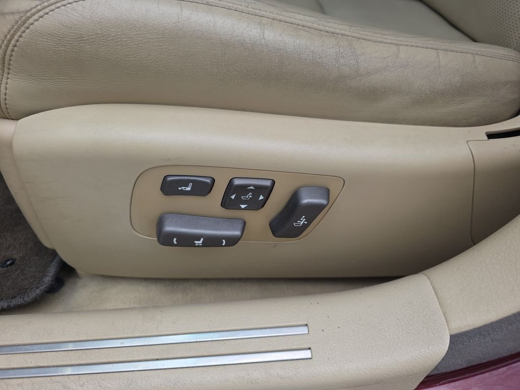Used 2008  Lexus 460 image 10