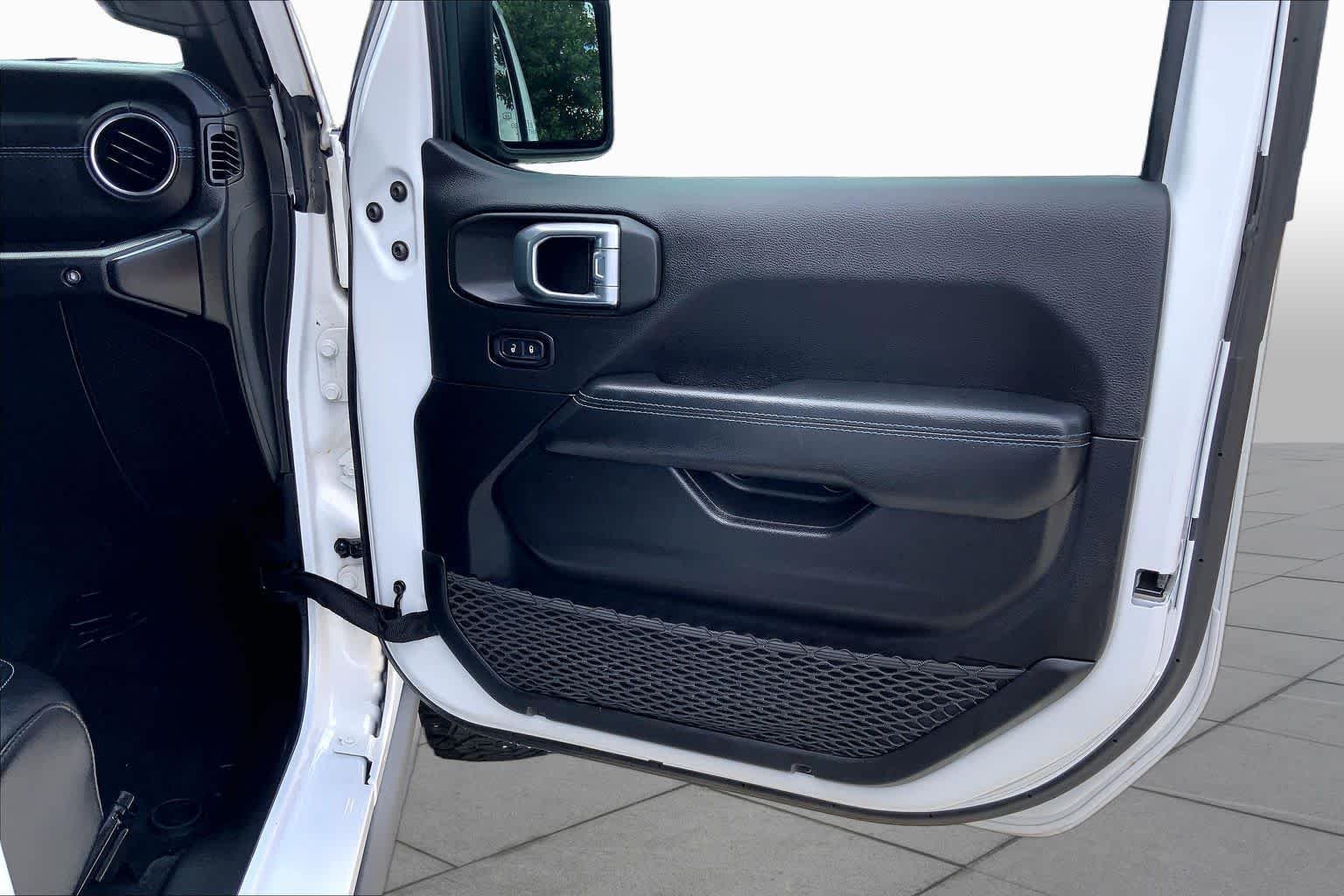 Used 2021 Bright White Clearcoat Jeep Unlimited Rubicon image 23