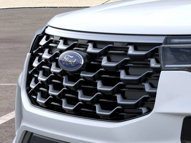 New 2026 Star White Metallic Tri-Coat Ford Platinum® image 17