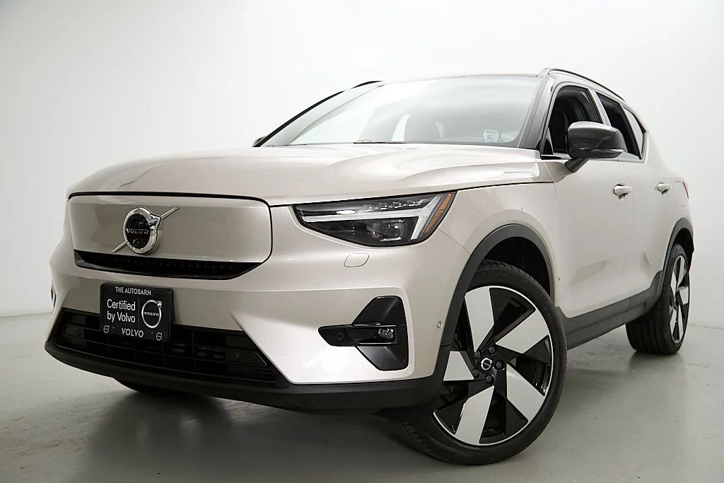 Certified 2023 Volvo XC40 Ultimate with VIN YV4ED3UM2P2077182 for sale in Oak Park, IL