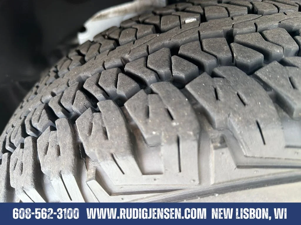Used 2022 White Jeep Trailhawk image 27