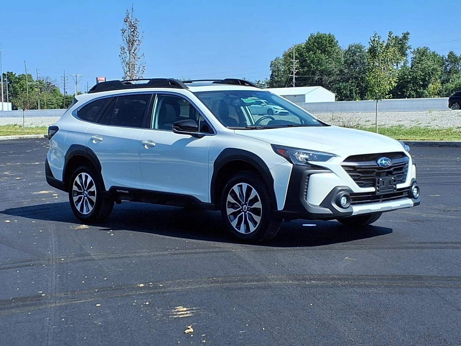 Used 2024 CRYSTAL WHITE PEARL SUBARU UTILITY image 30