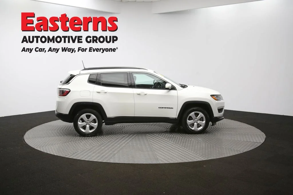 Used 2019 White Jeep Latitude image 44