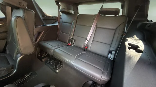 Used 2023 White GMC Denali image 34