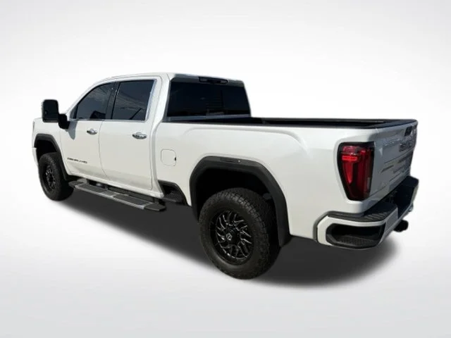 Used 2021 White GMC Denali image 6