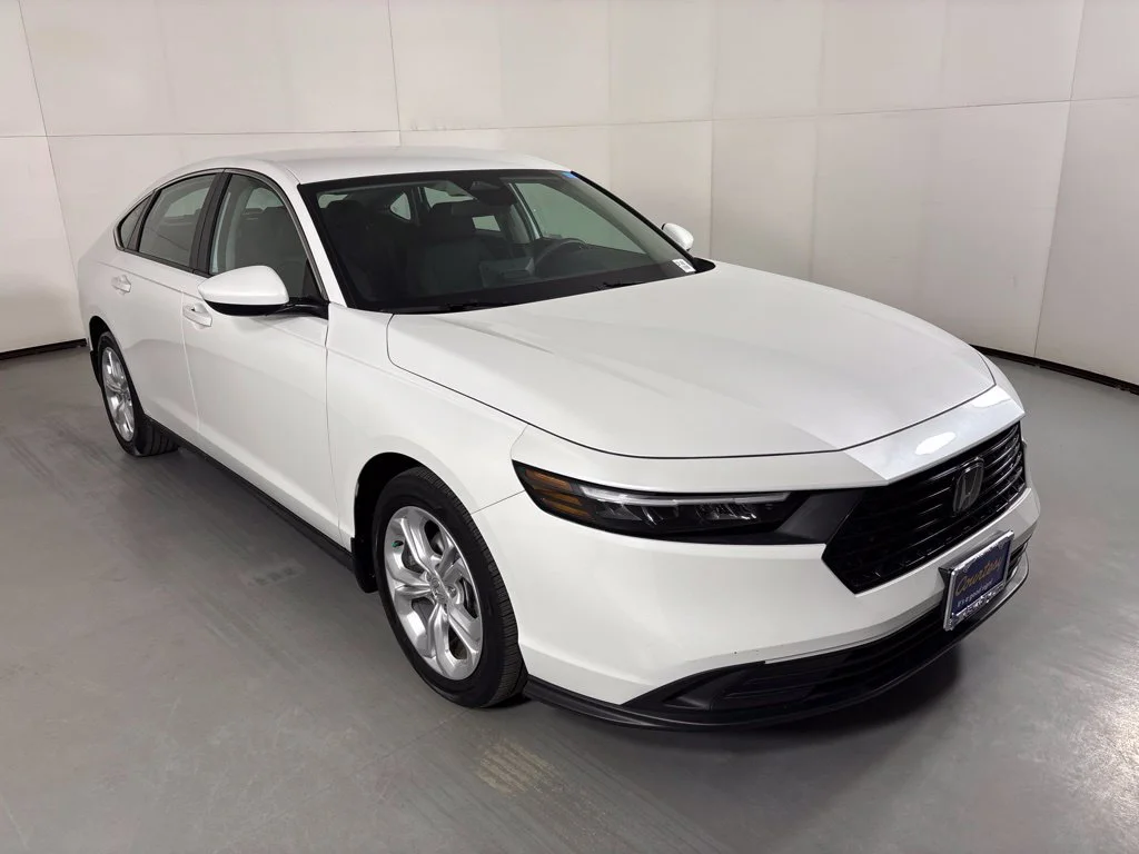 Used 2024 White Honda LX image 2