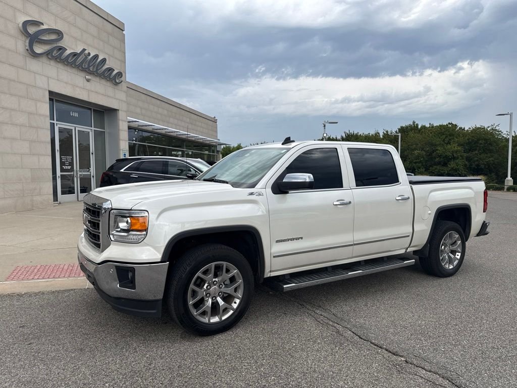 Used 2015 White GMC SLT image 1