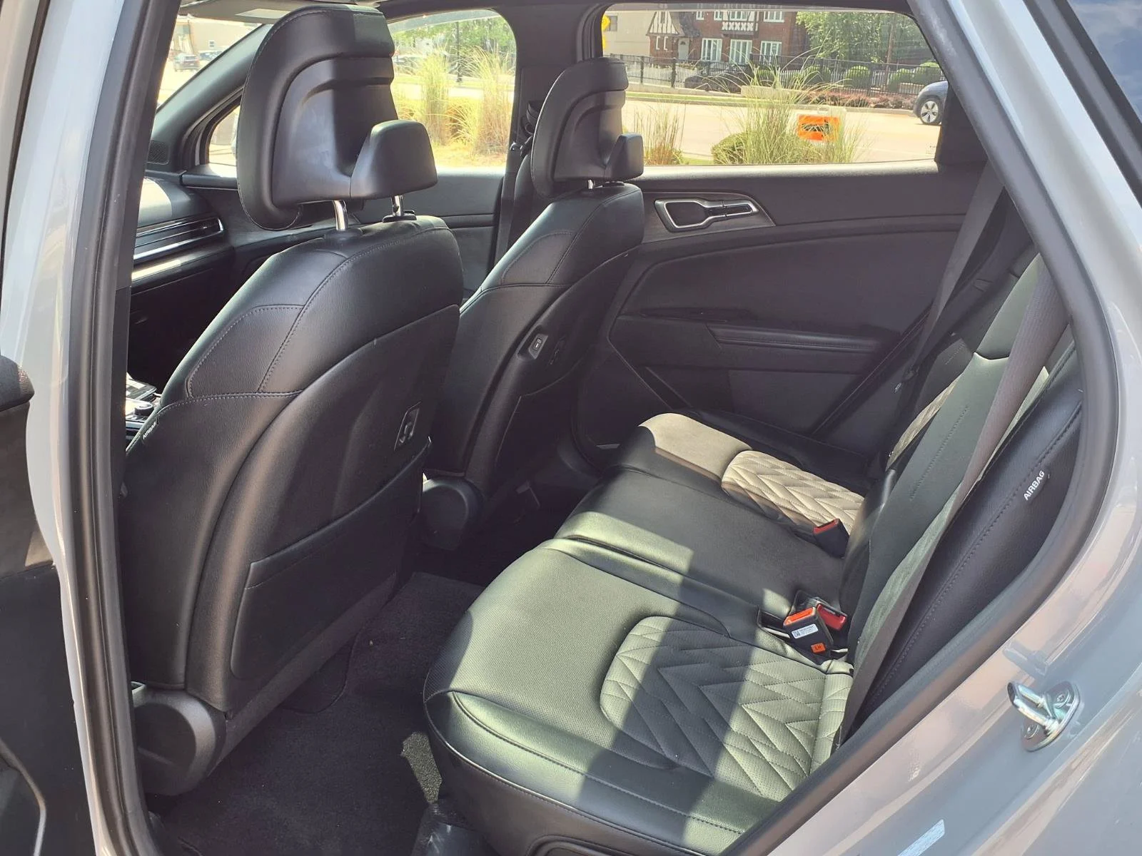 Used 2025 Wolf Gray Kia X-Line image 24