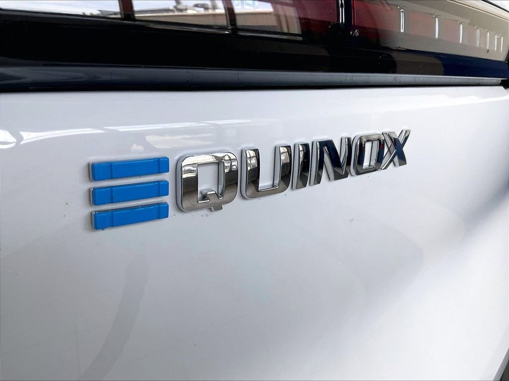 Used 2024 White Chevrolet LT image 29
