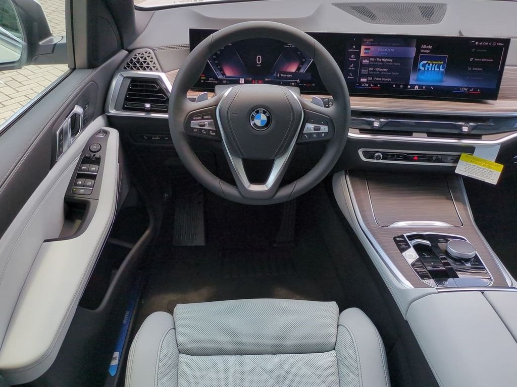 New 2026 Alpine White BMW sDrive40i image 16
