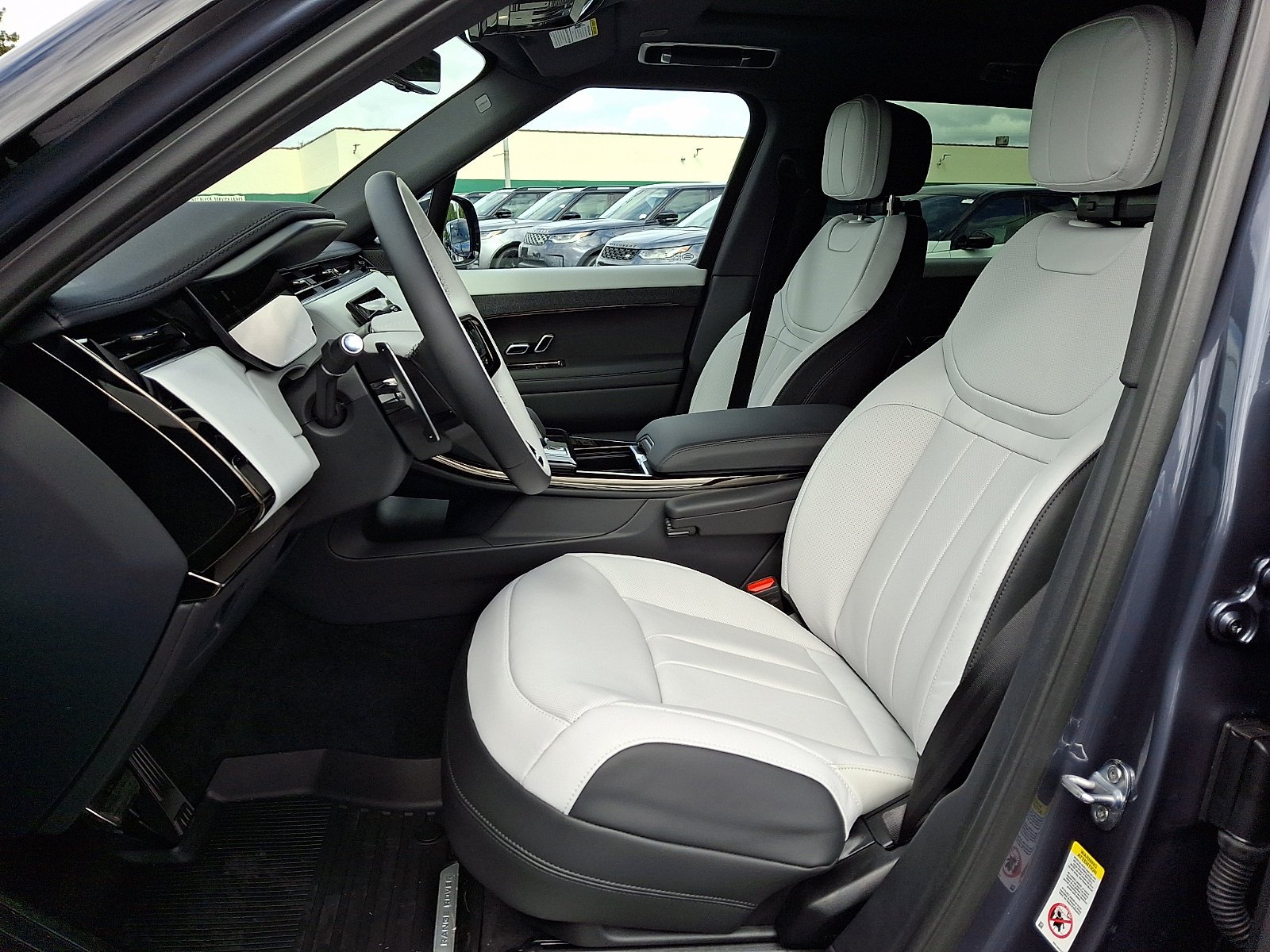 New 2027 Varesine Blue Land Rover Dynamic SE image 7