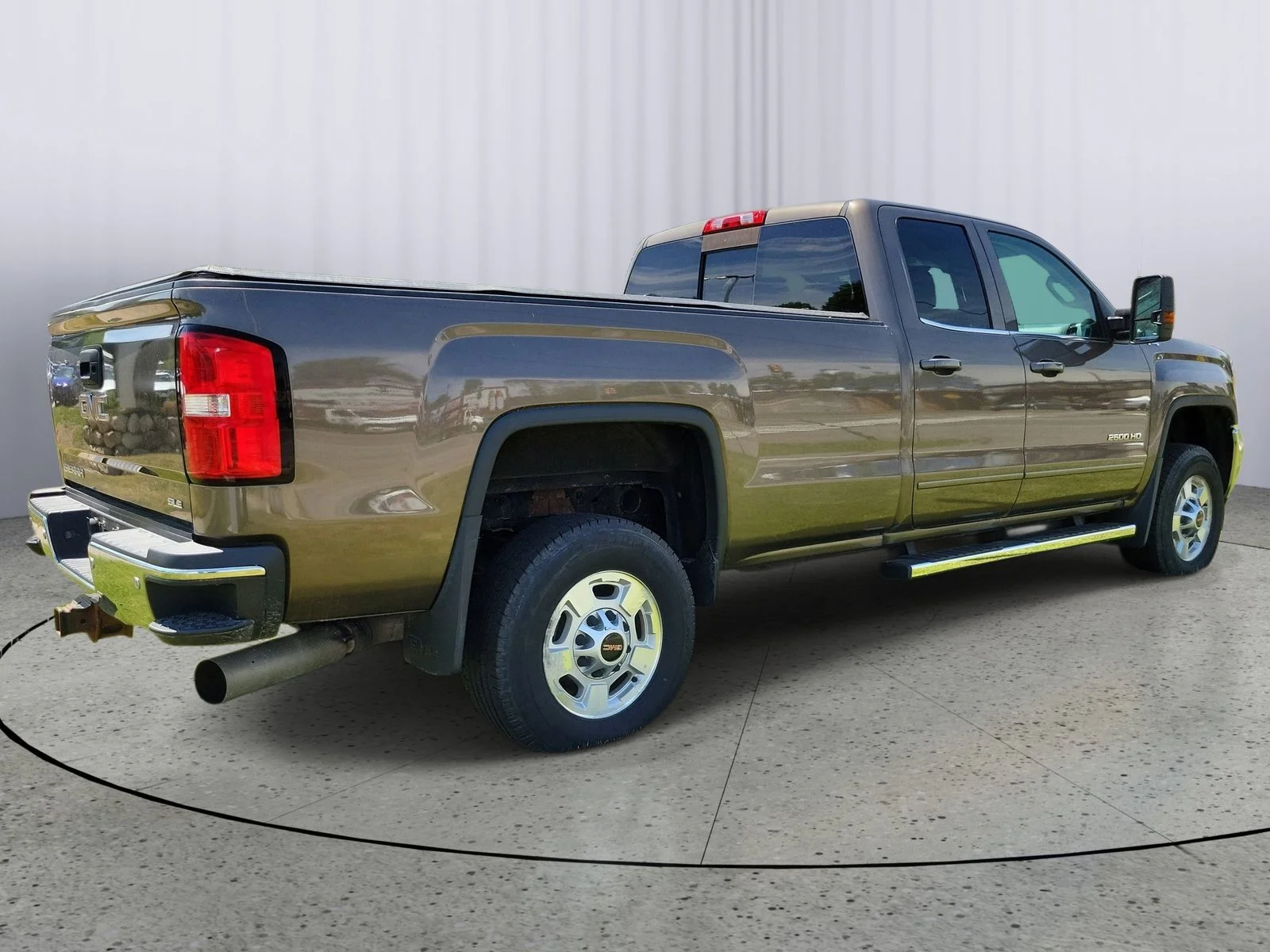 Used 2015 Bronze Alloy Metallic GMC SLE image 3