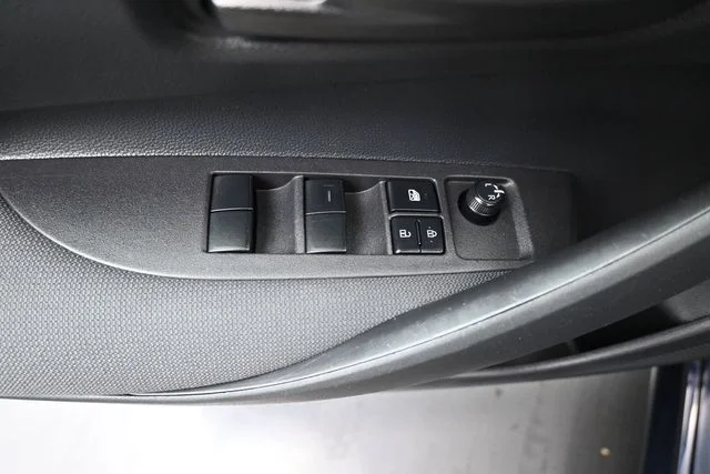 2025 Toyota Corolla LE - Photo 14