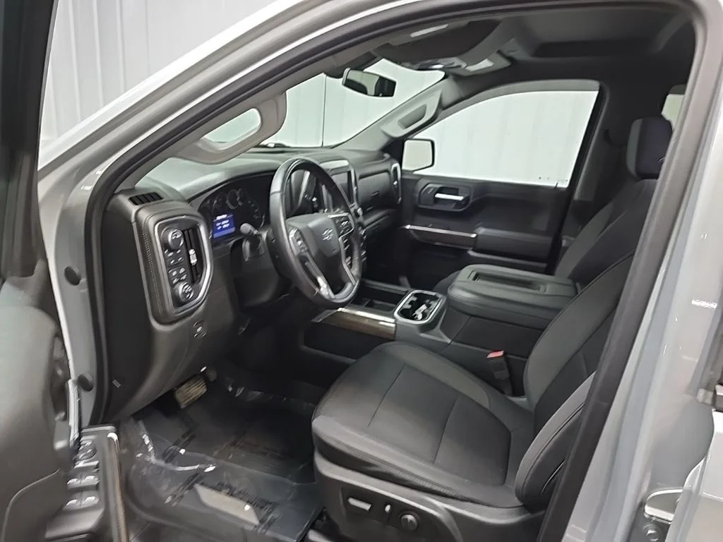 Used 2020 Silver Chevrolet RST image 28
