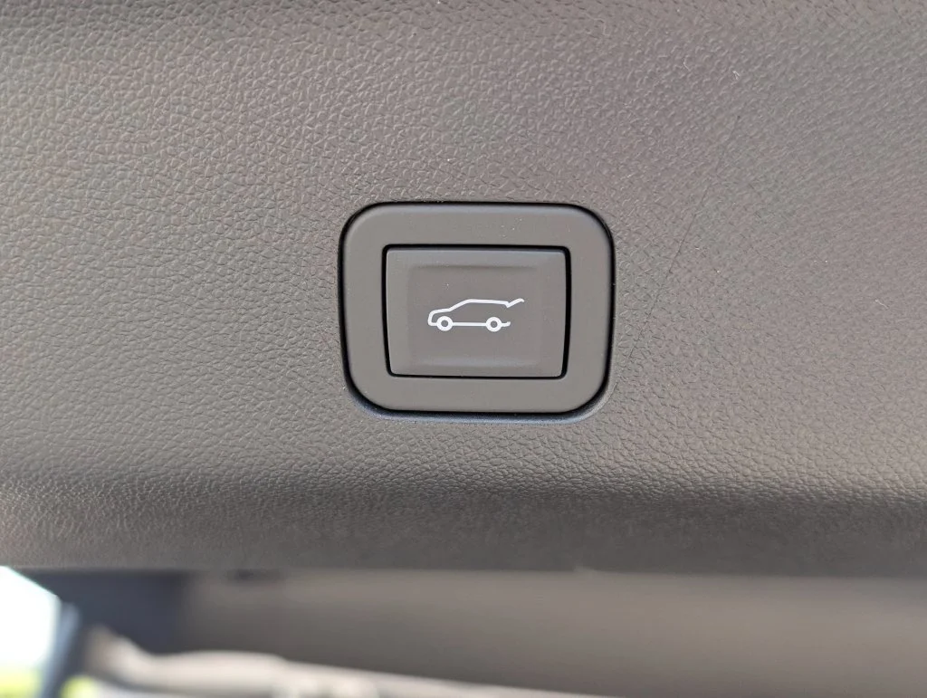 New 2026 Polar White Tricoat Chevrolet High Country image 42