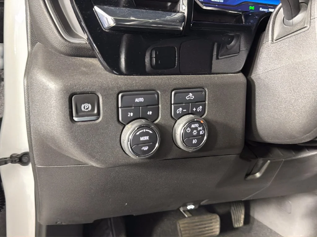 Used 2024 Summit White Chevrolet RST image 20