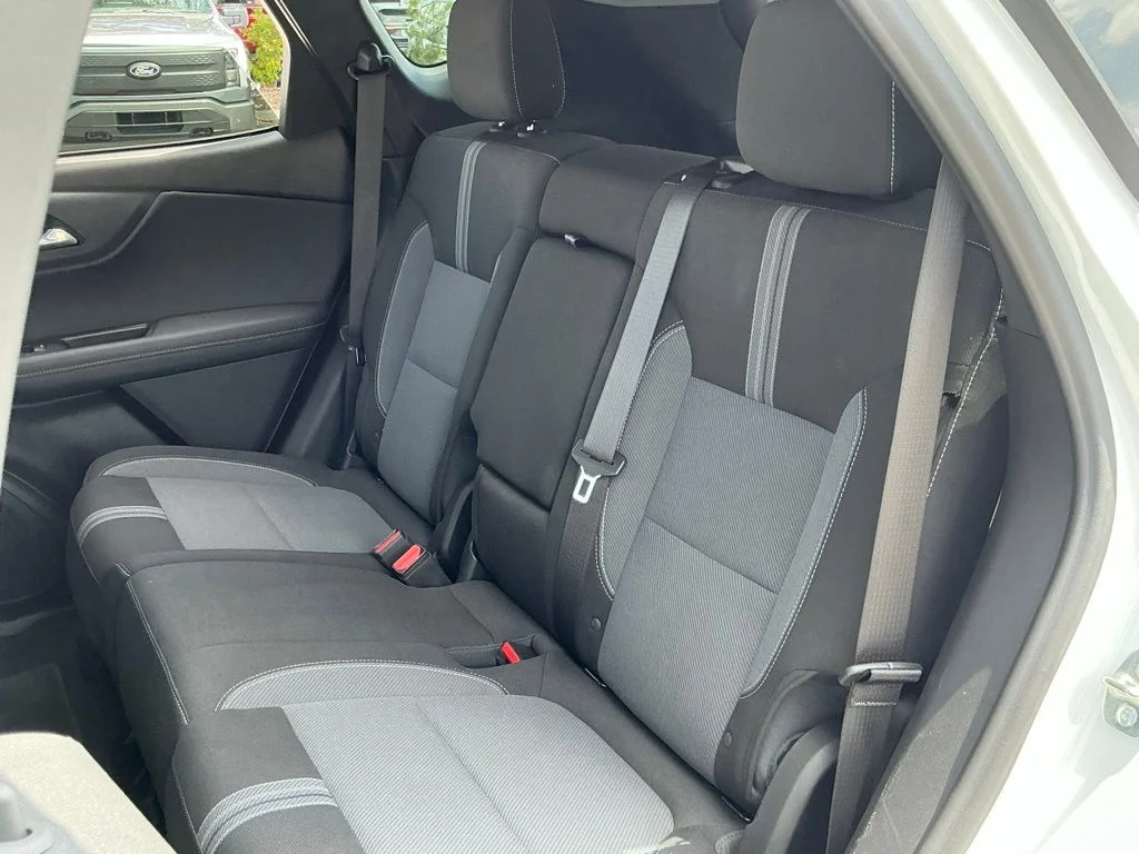 Used 2025 White Chevrolet LT image 24
