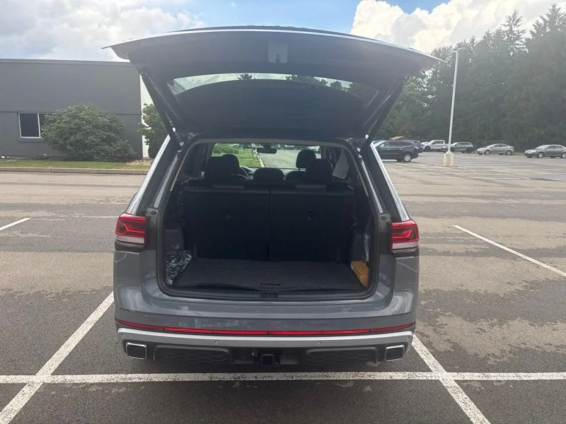 New 2026 Gray Volkswagen 2.0T Peak Edition image 9
