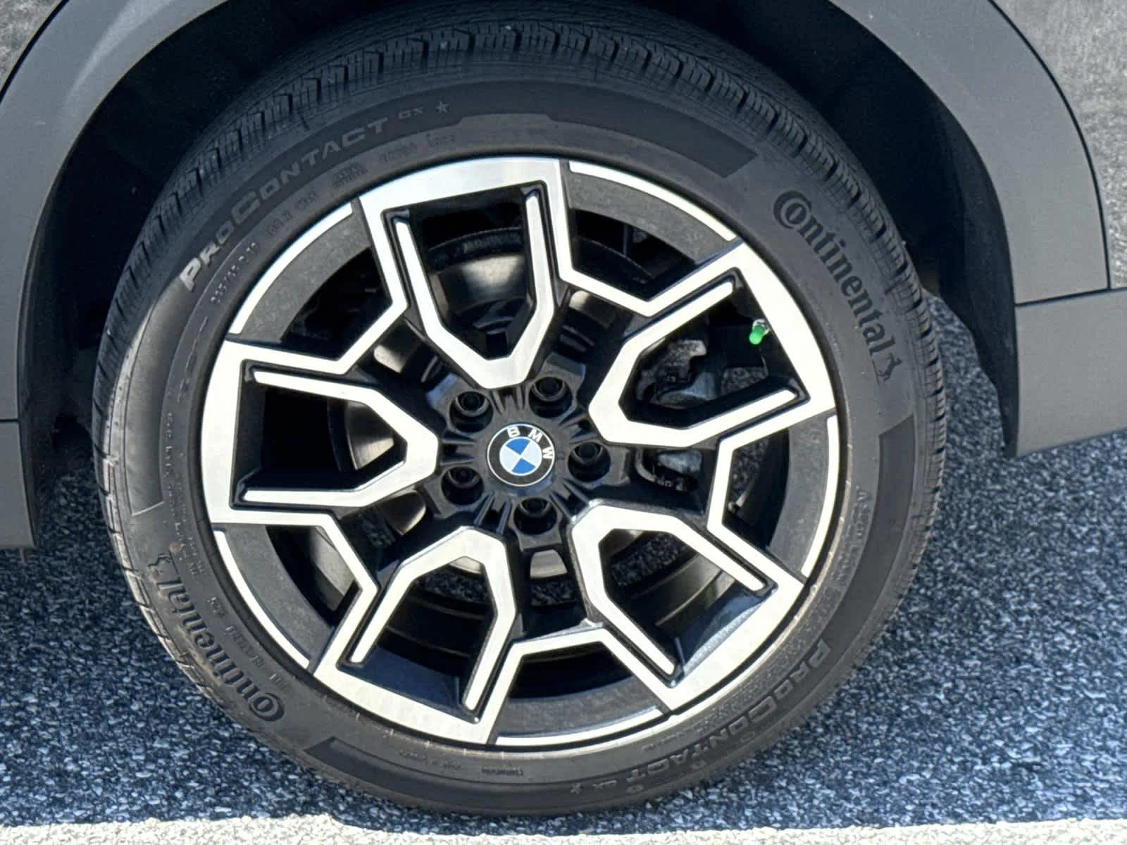 Used 2025 Black Sapphire Metallic BMW xDrive28i image 23