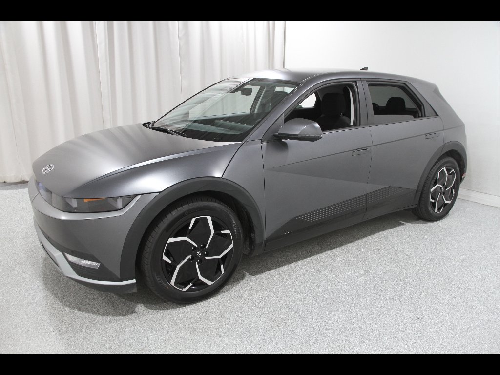 Used 2024 Shooting Star Gray Matte Hyundai SEL image 3