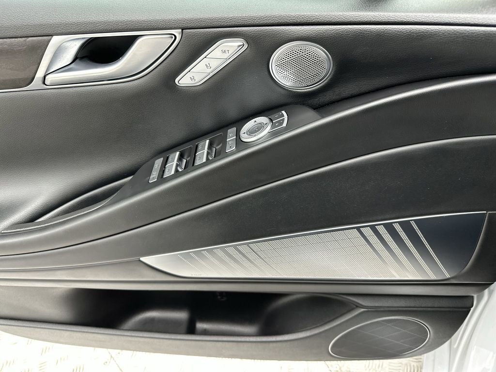 2024 GENESIS Electrified G80 Base - Photo 14
