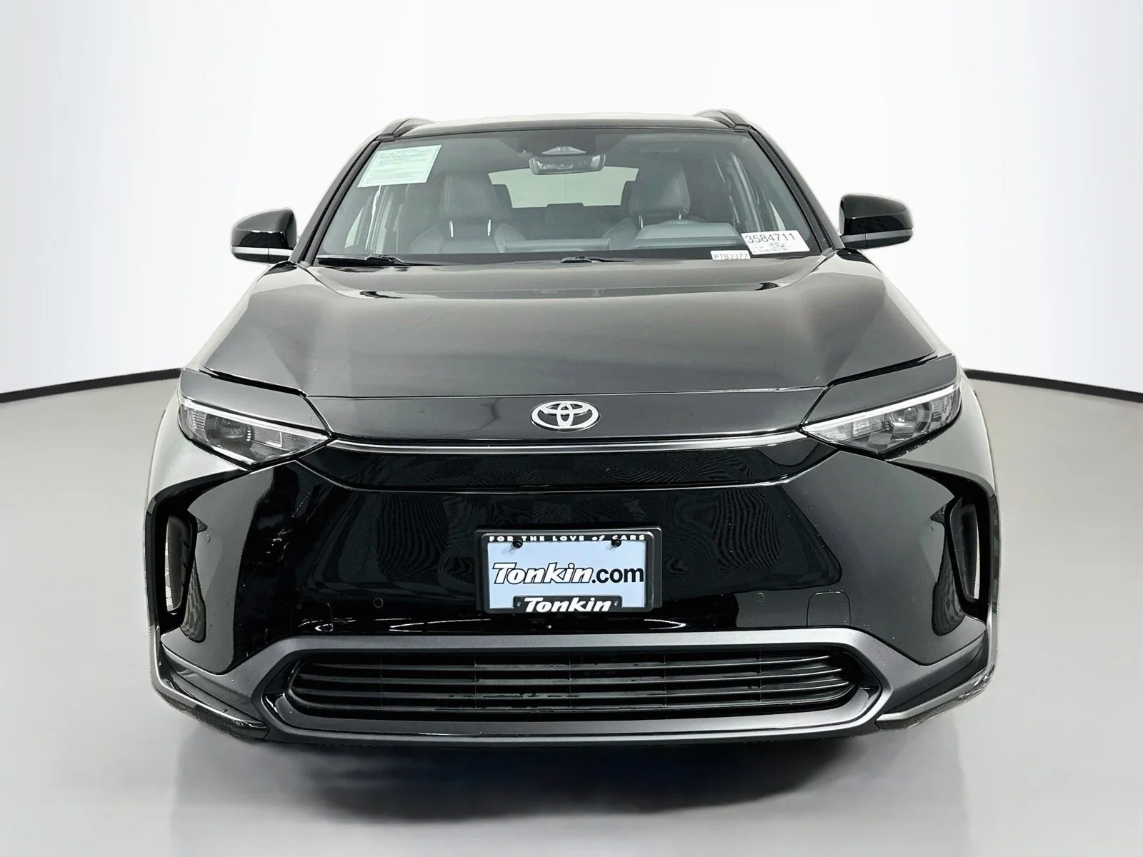Used 2025 Black Toyota XLE image 2