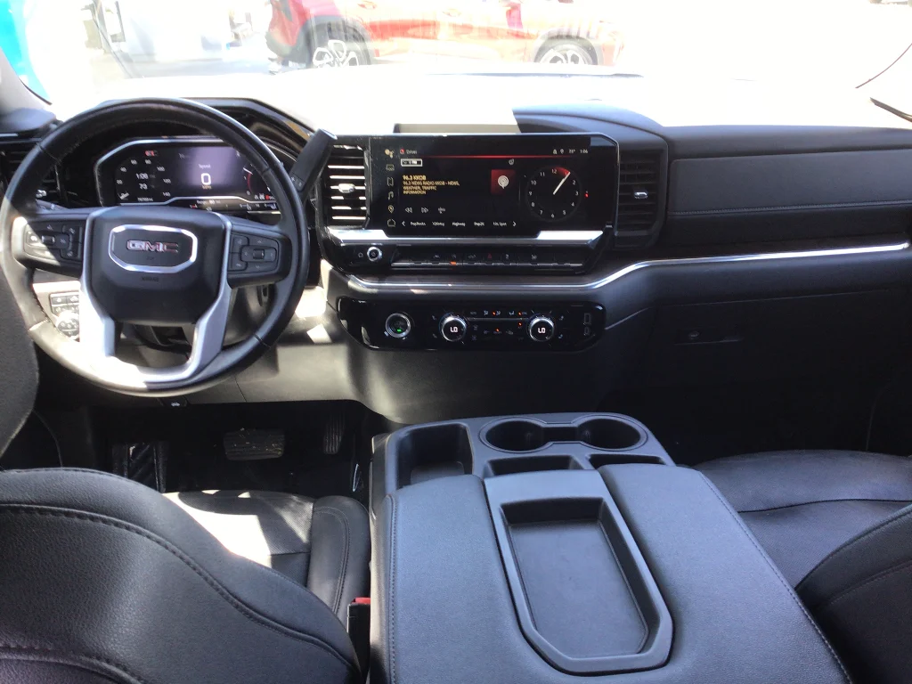 2024 GMC Sierra 1500 SLT - Photo 13