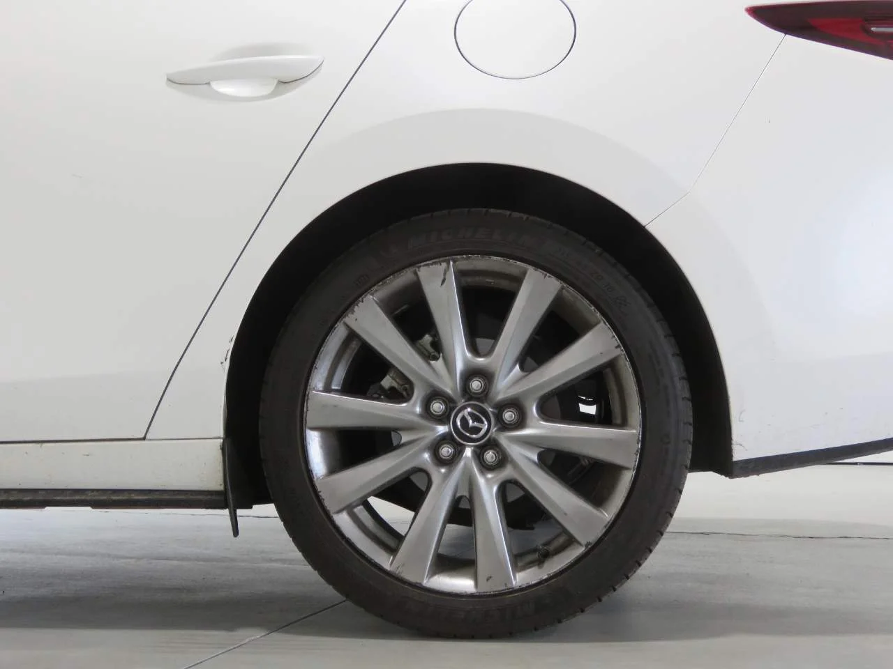 Used 2020 Snowflake White Pearl Mica Mazda Premium image 8