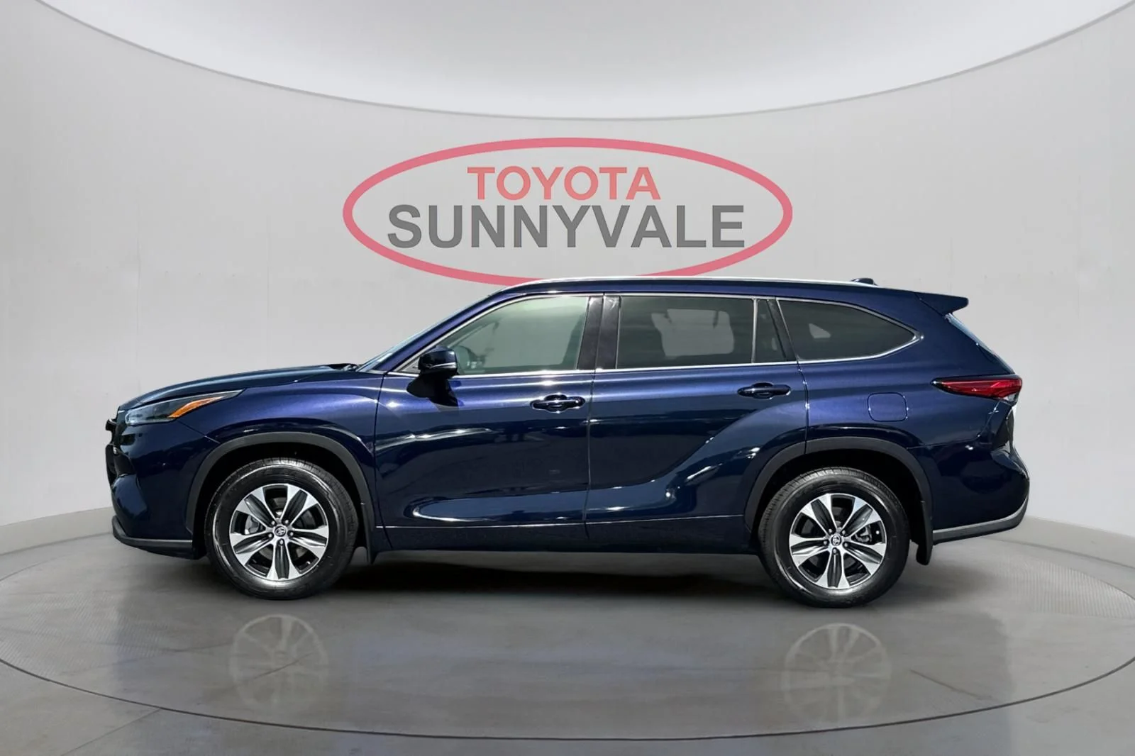 Used 2021  Toyota XLE image 6