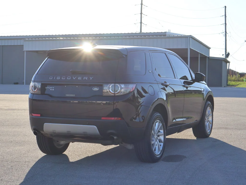 Used 2019  Land Rover  image 5