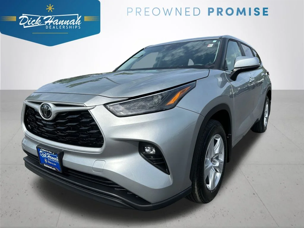 2023 Toyota Highlander LE AWD's photo