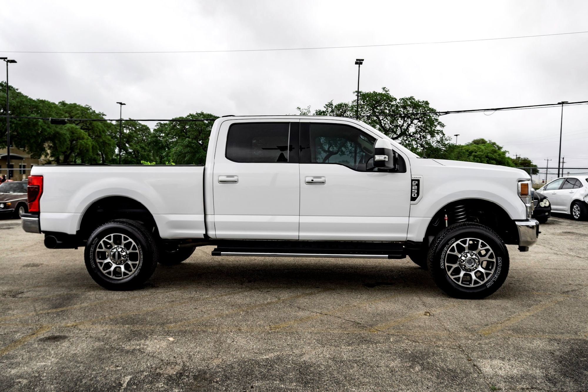Used 2020 Oxford White Ford LARIAT image 4