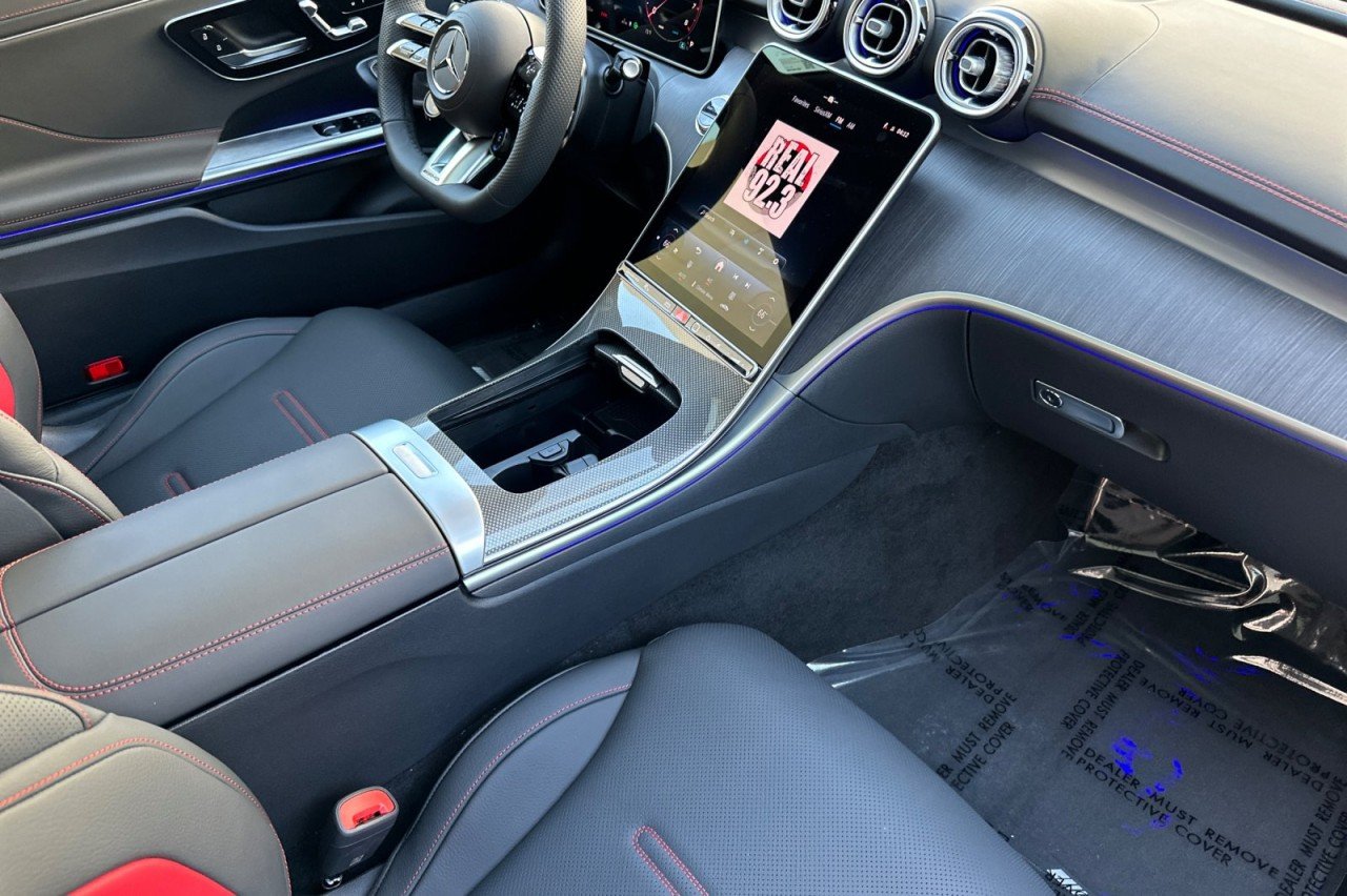 New 2026 MANUFAKTUR Moonlight White Metallic Mercedes-Benz AMG® CLE 53 4MATIC+ Coupe image 13