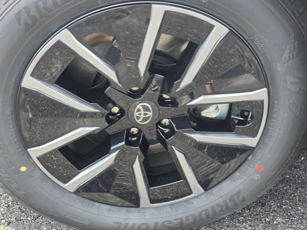 New 2026 Wind Chill Pearl <sup>1</sup> Toyota  XLE image 8