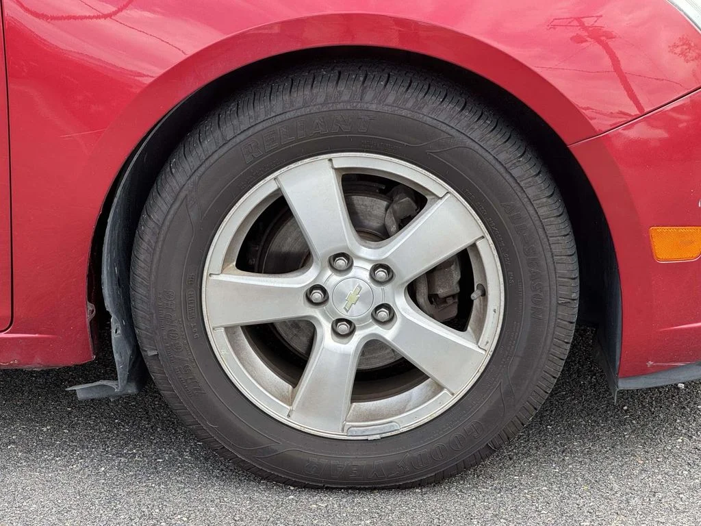 Used 2014 Red Chevrolet 1LT image 11