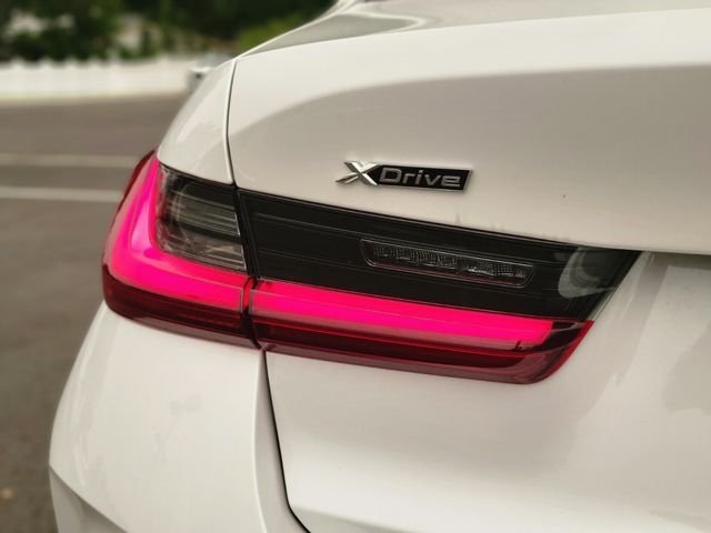 New 2026 White BMW 330i xDrive image 10