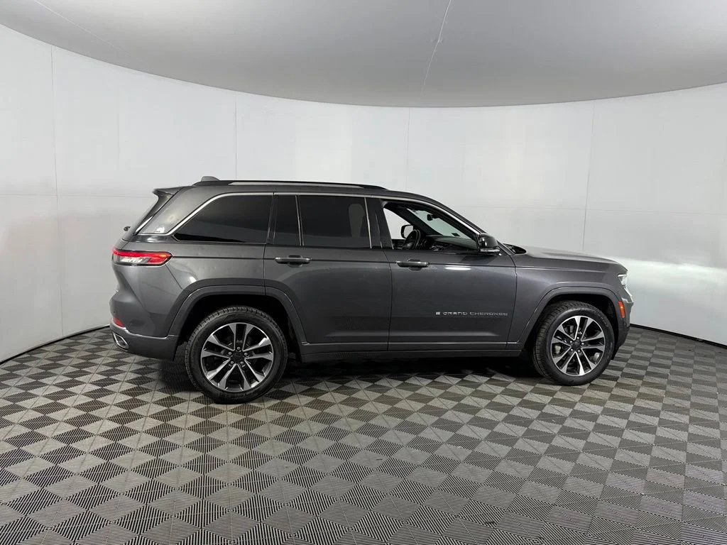 Used 2022 Gray Jeep Overland image 5