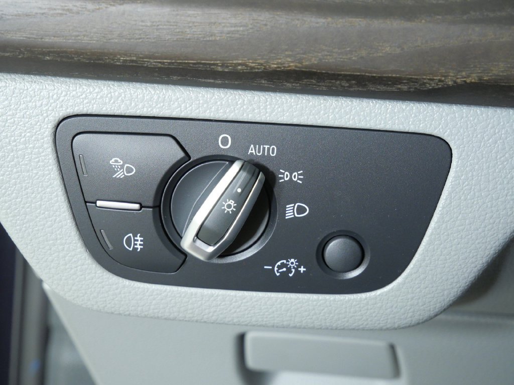 Used 2020 Blue Audi 45 Premium Plus image 38