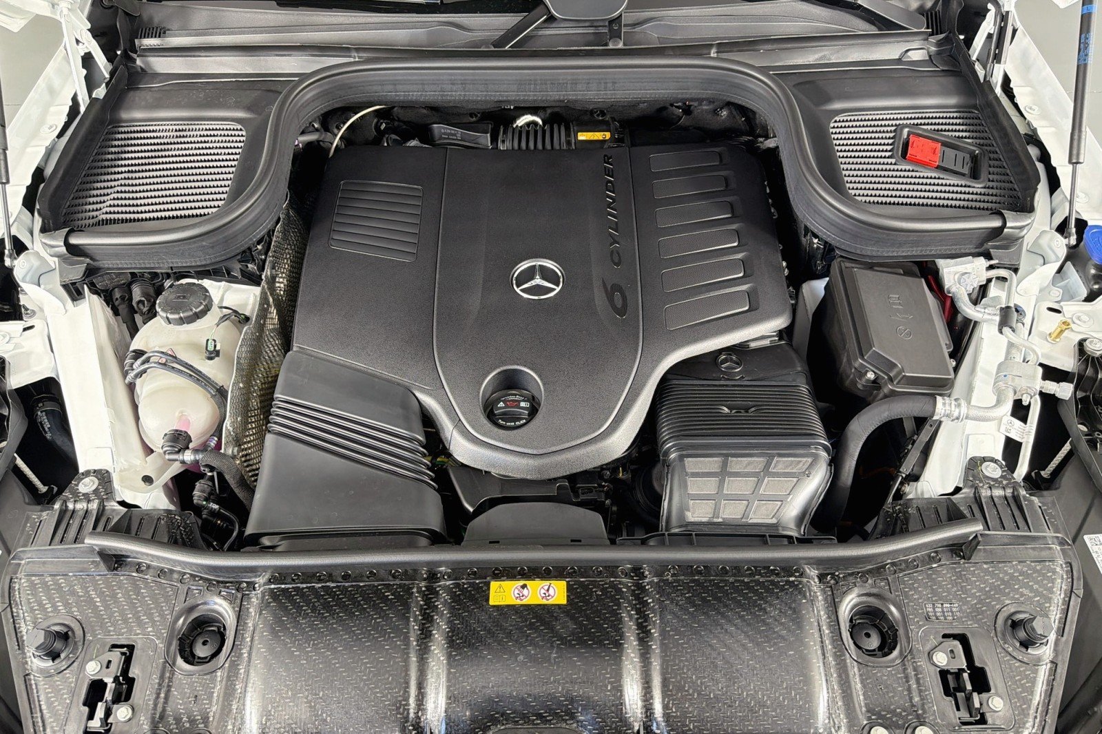 New 2026 Polar White Mercedes-Benz GLE 450 4MATIC® SUV image 10