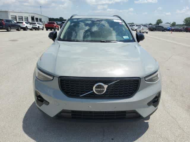Used 2026 gy Volvo Plus image 3