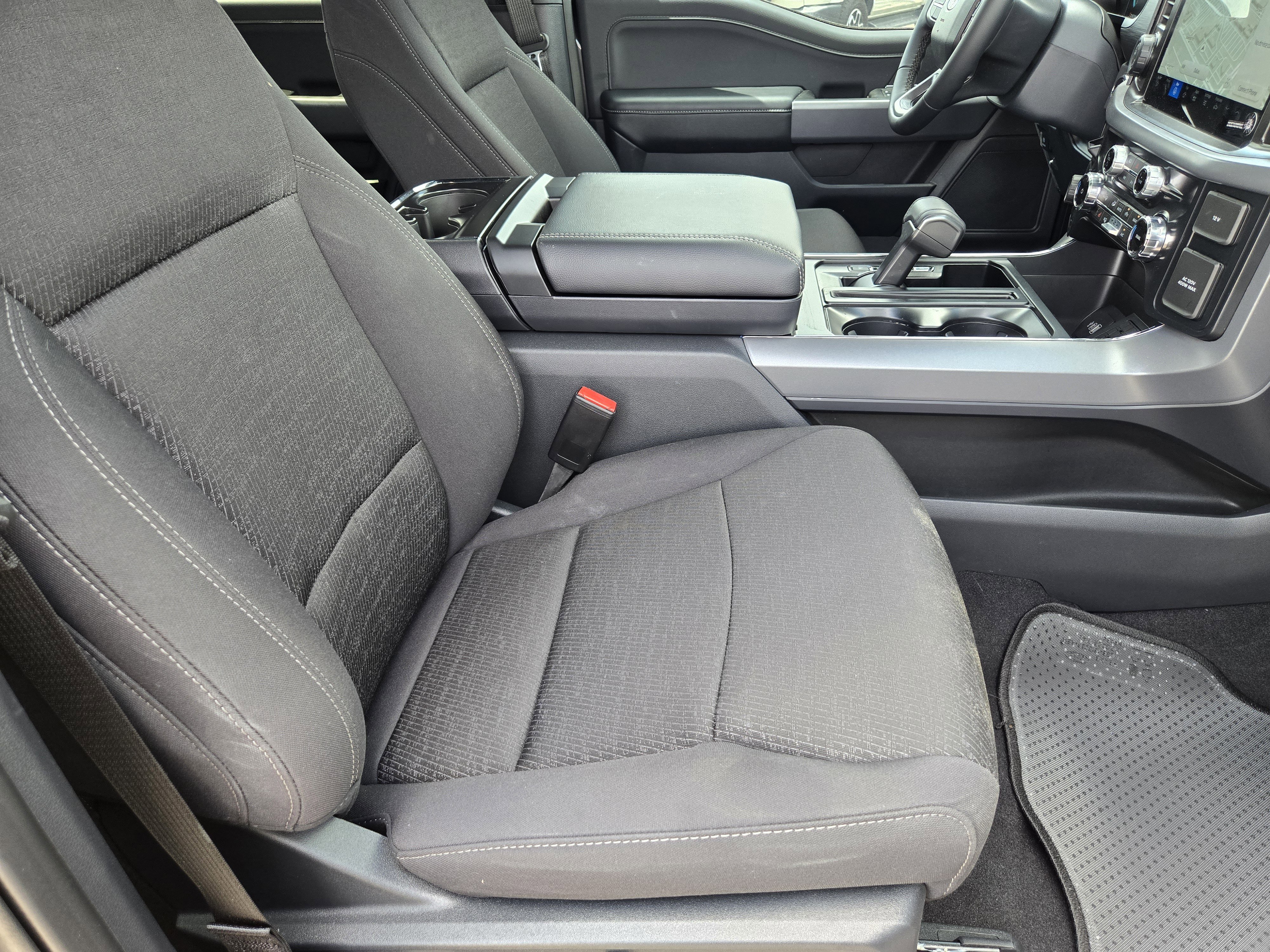 New 2026 Carbonized Gray Metallic Ford XLT image 9