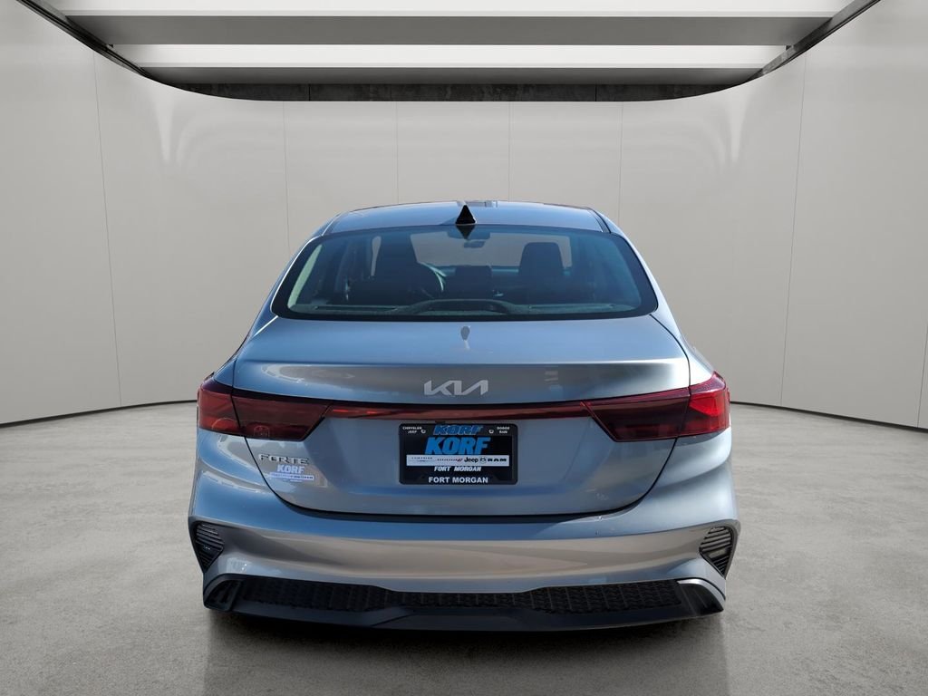 Used 2023 Gray Kia LXS image 4