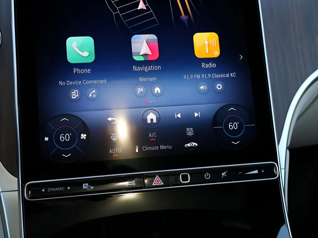 New 2026 Obsidian Black Metallic Mercedes-Benz GLC 300 image 27