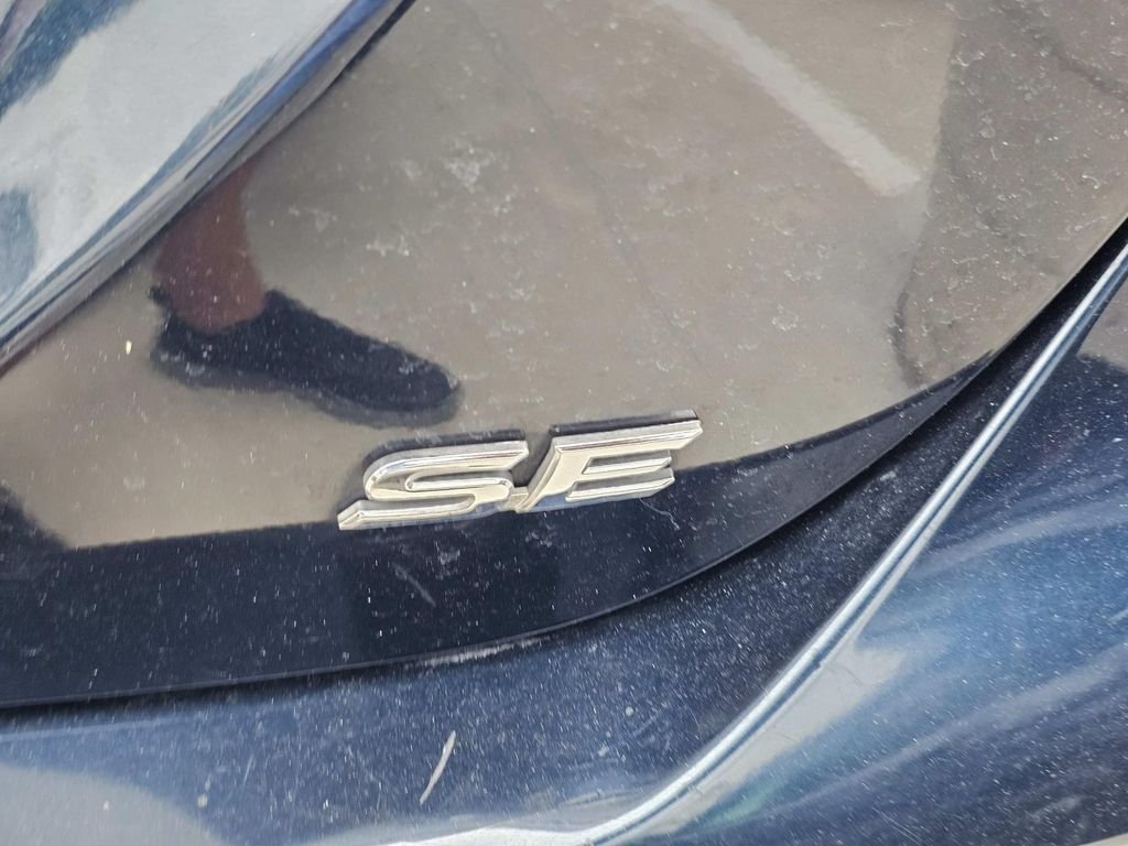 Used 2018 Blue Toyota SE image 18