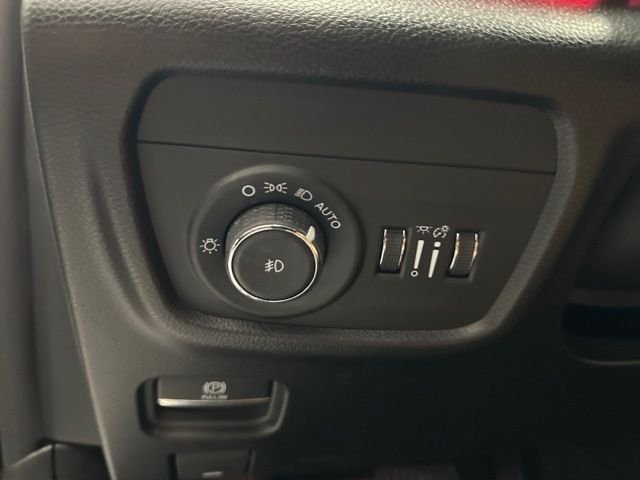 Used 2024 White Jeep Summit image 29
