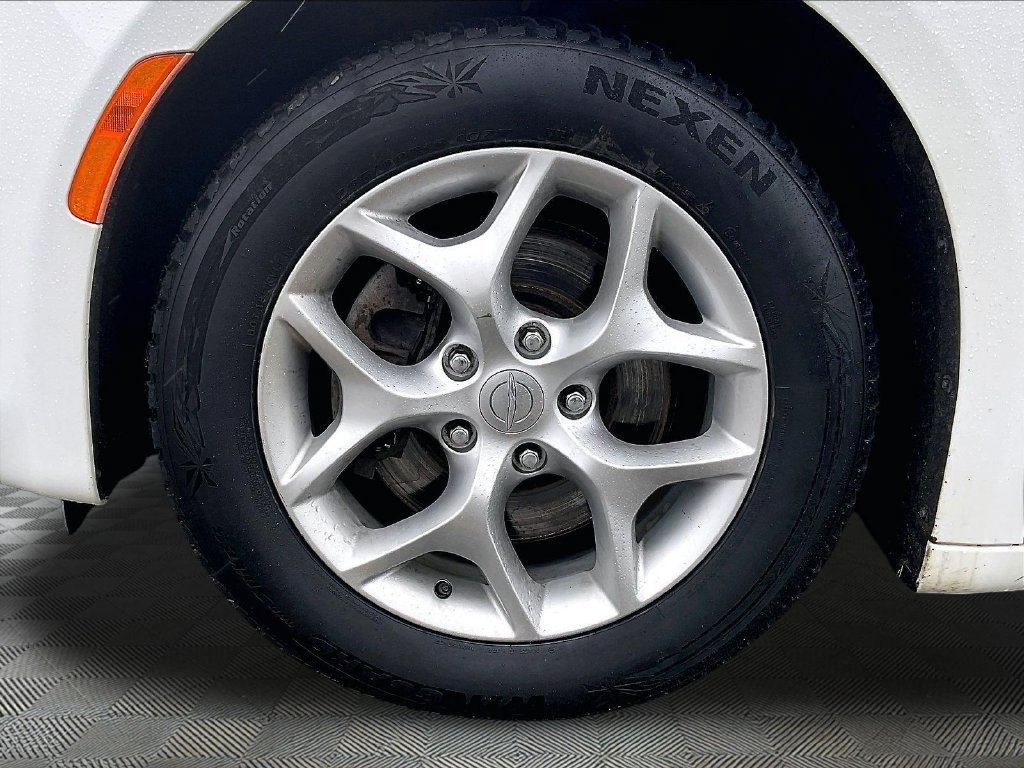 Used 2020 Bright White Clearcoat Chrysler Touring L image 7