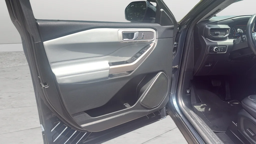2023 Ford Explorer XLT - Photo 11