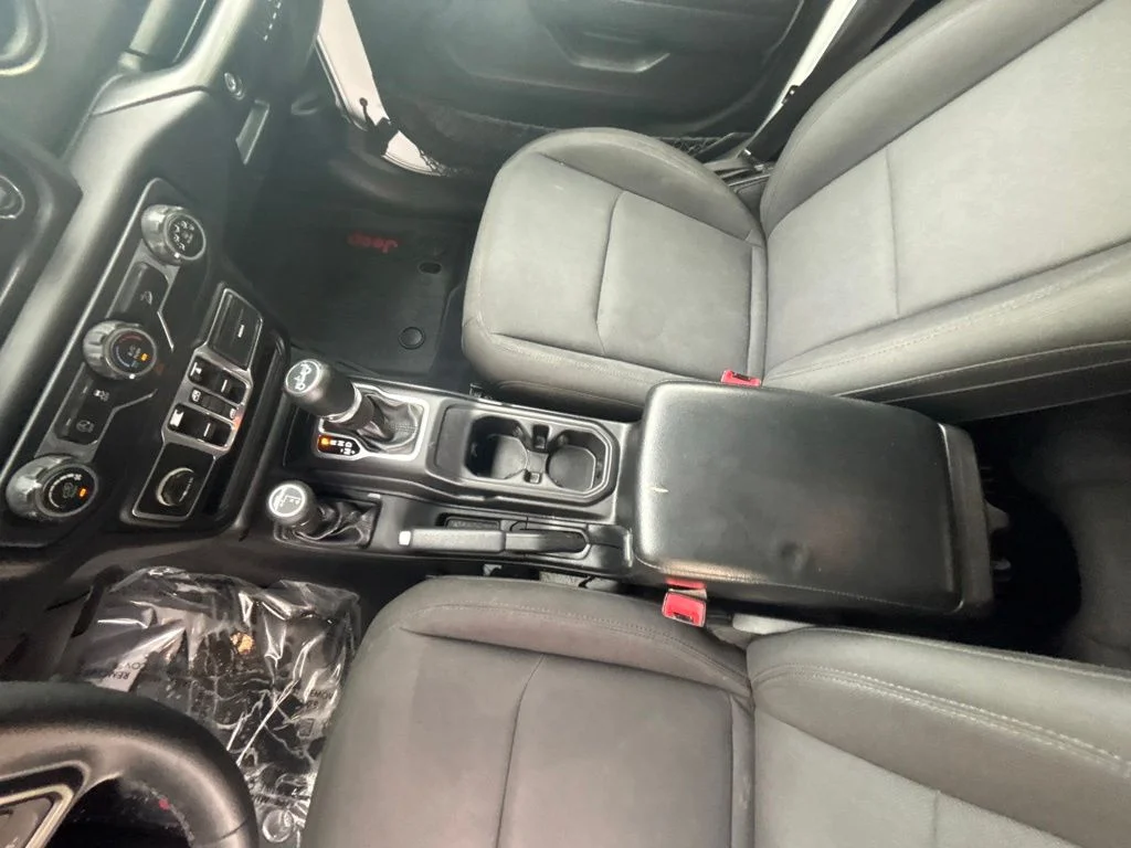 Used 2018 White Jeep Unlimited Sport S image 15